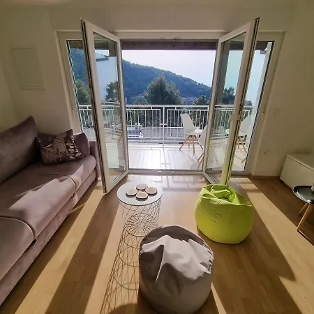 Seaview Luka With Free Private Parking In Apartment