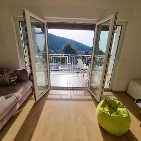 Seaview Luka With Free Private Parking In