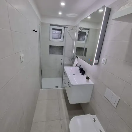 Seaview Luka With Free Private Parking In Apartment