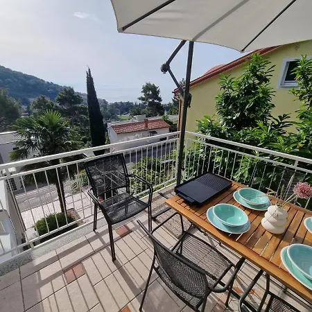 Seaview Luka With Free Private Parking In Apartment *